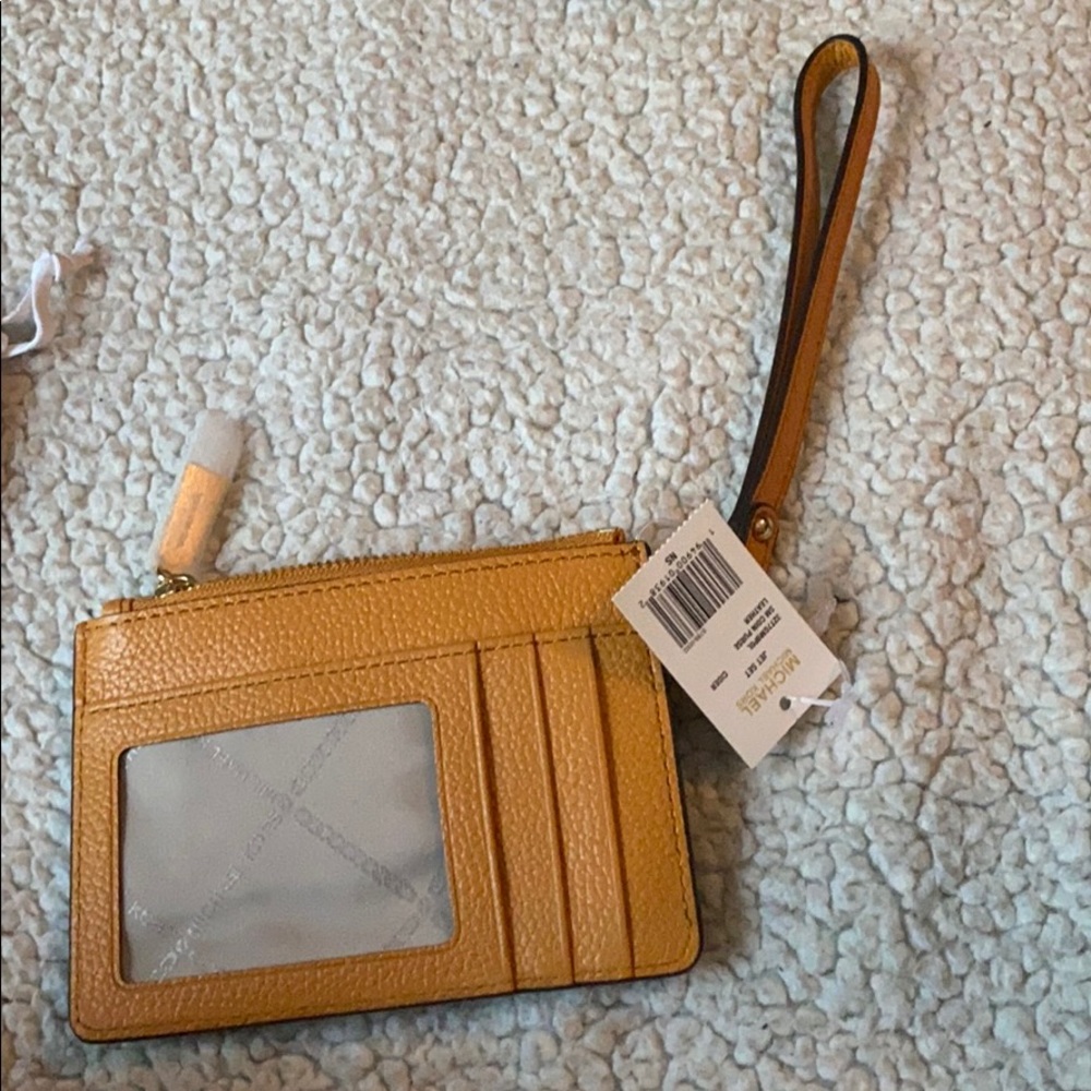 michael kors wristlet - Picture 2 of 4
